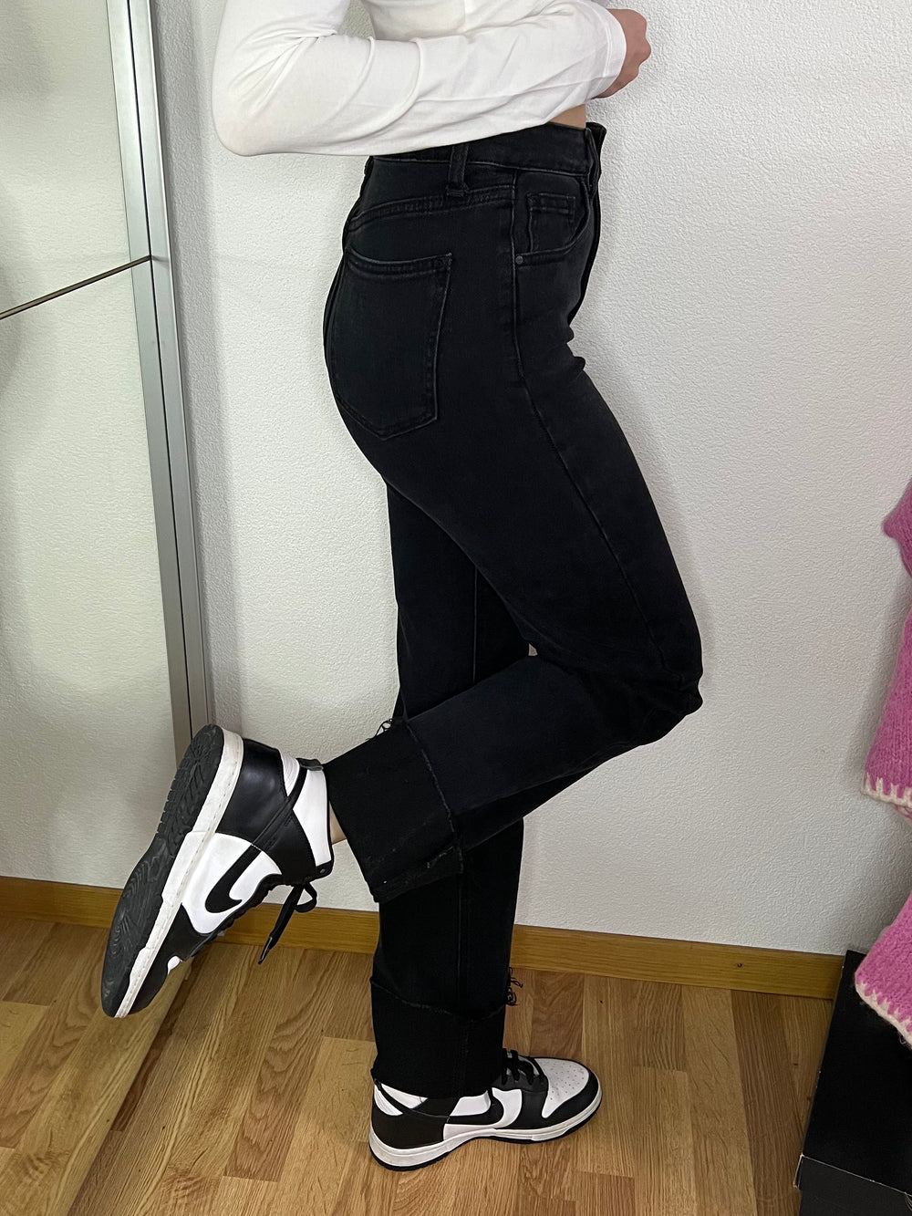 Pantalon noir à ourlets