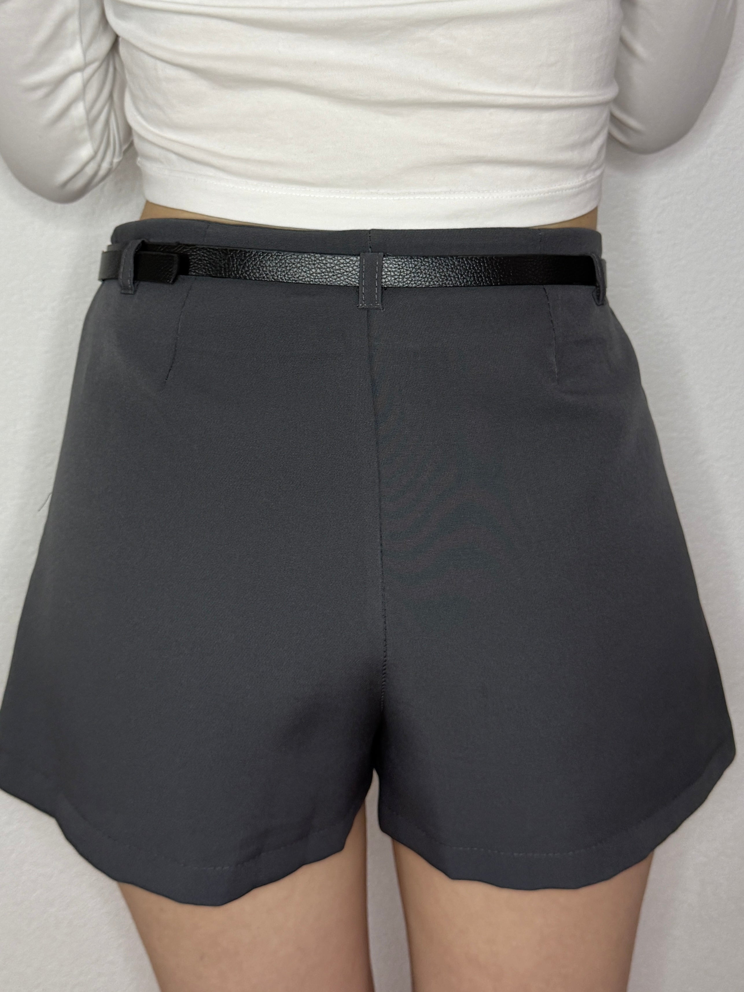 Jupe short plissée grise