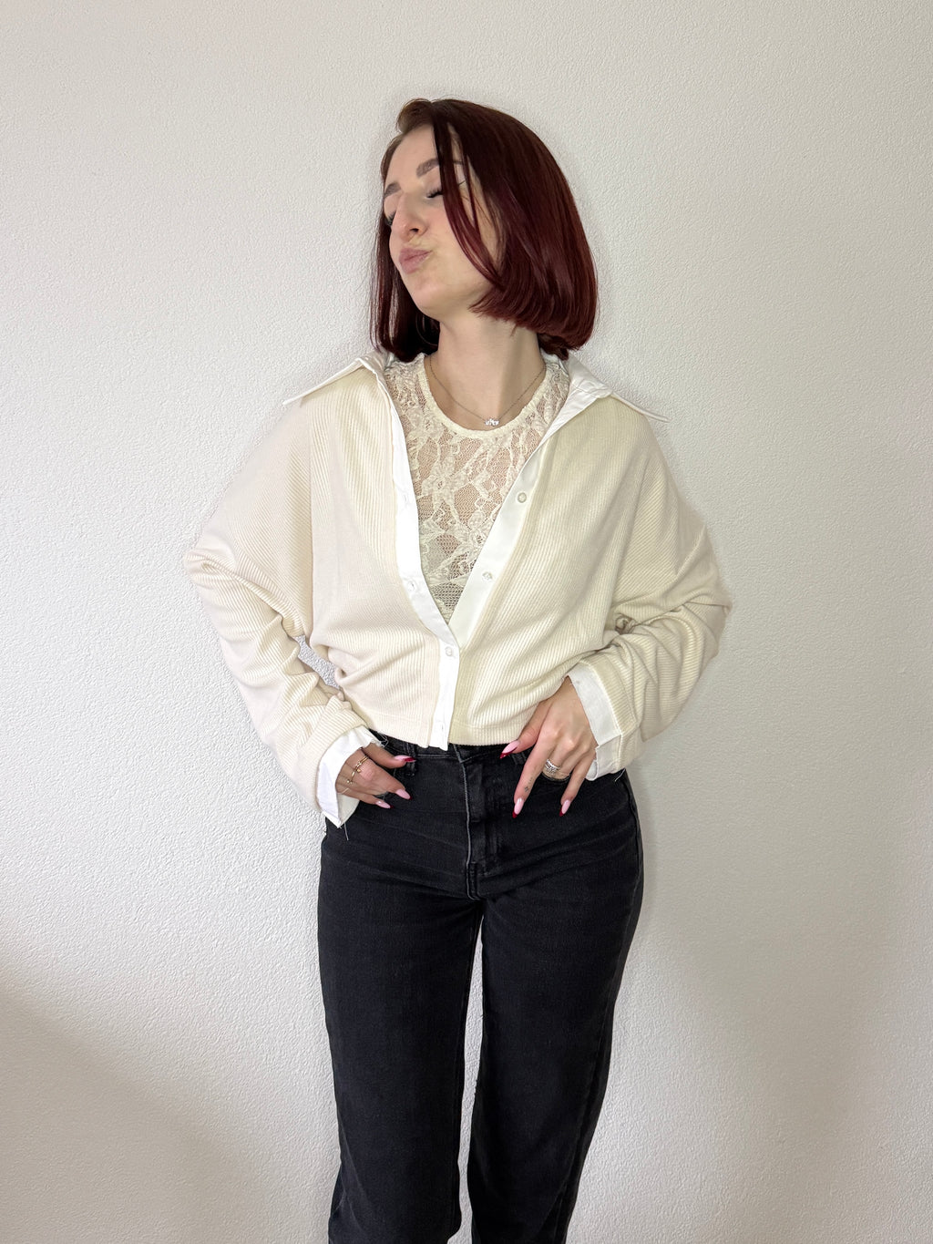 Top dentelle sans manches