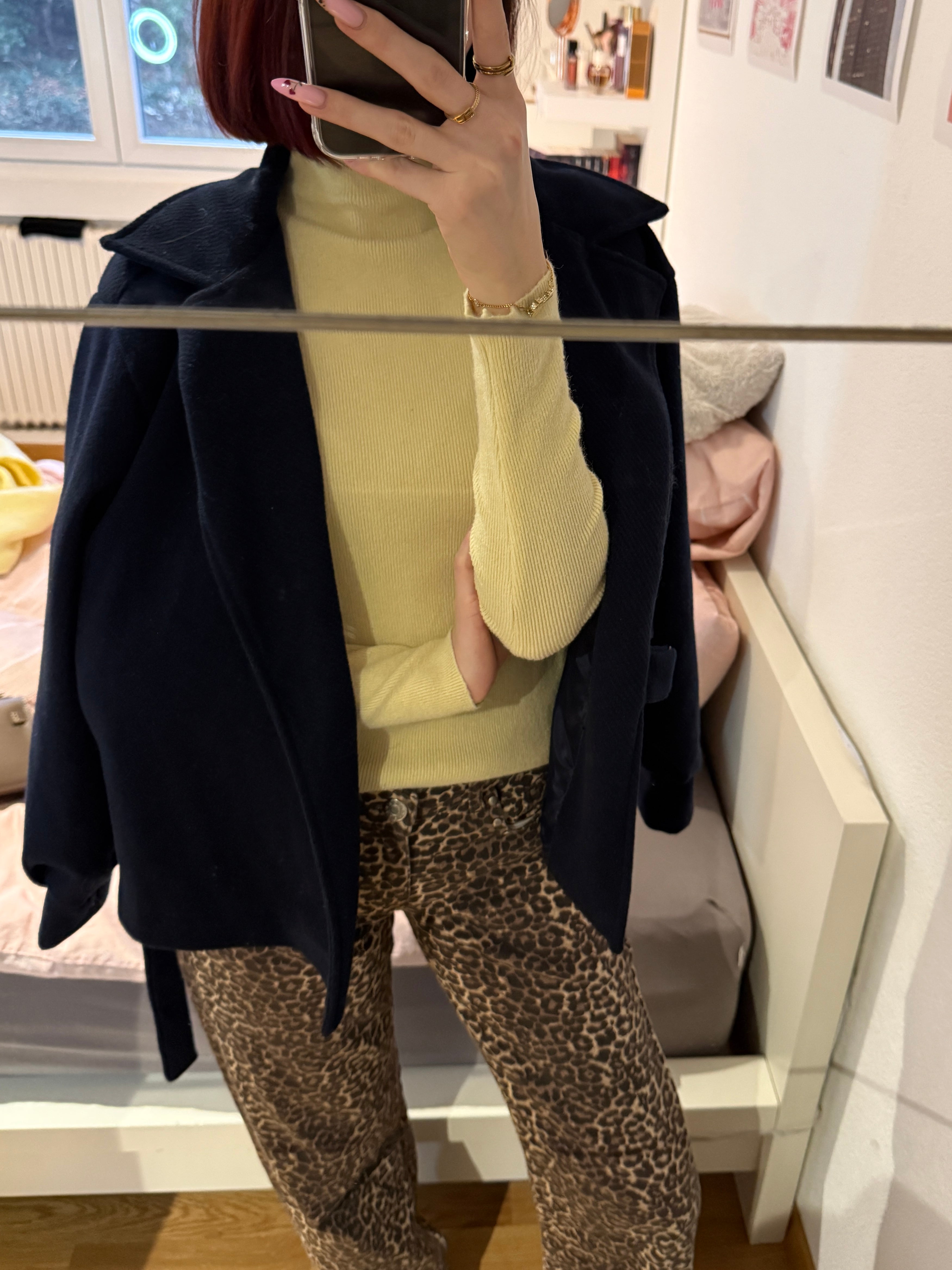 Pull col roulé jaune pastel