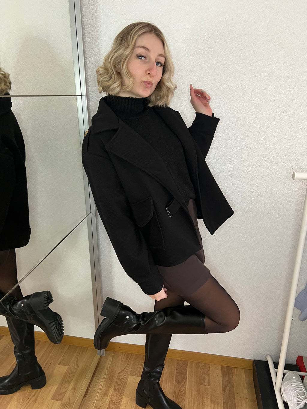 Manteau court à ceinture