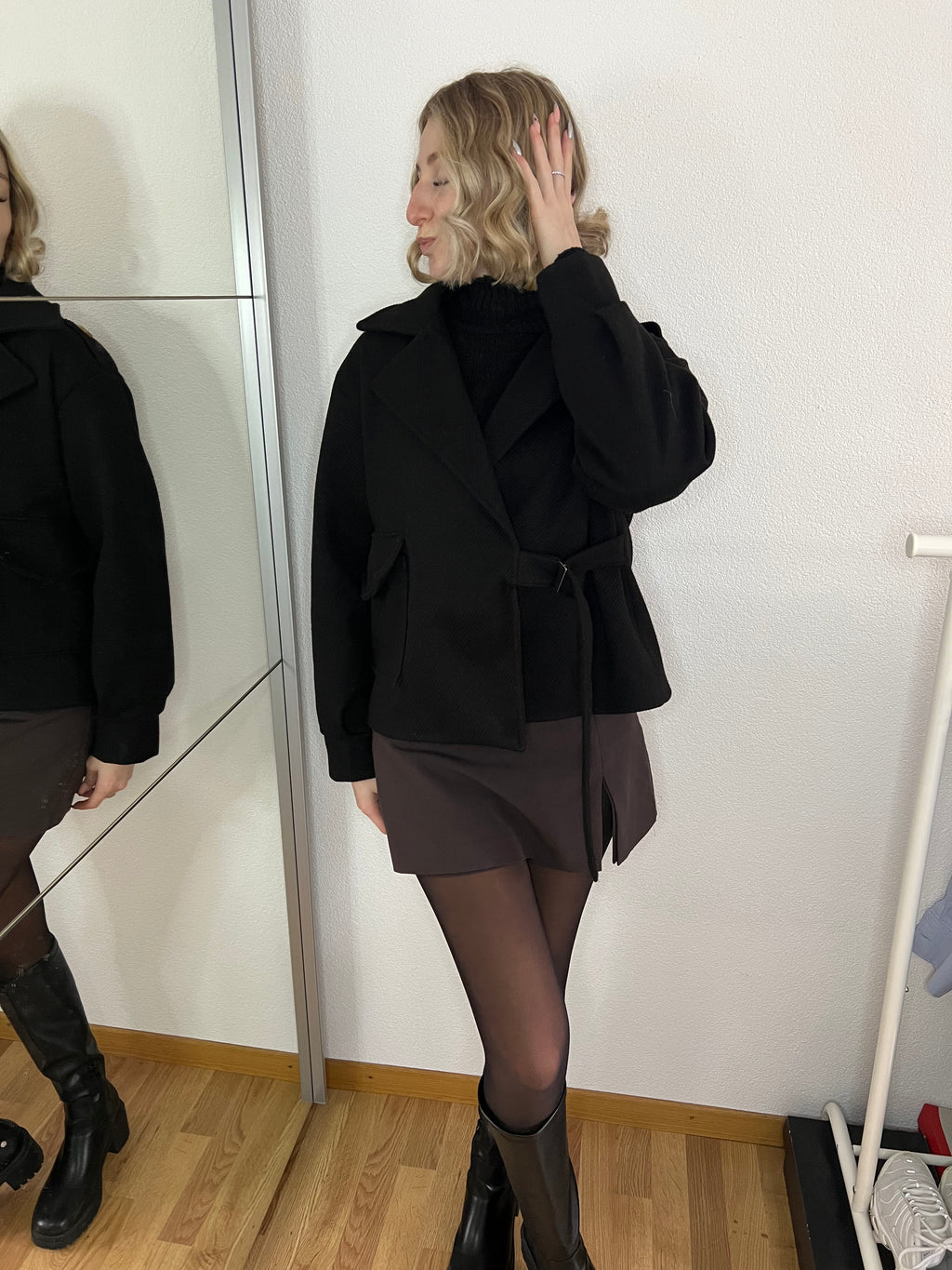 Manteau court à ceinture