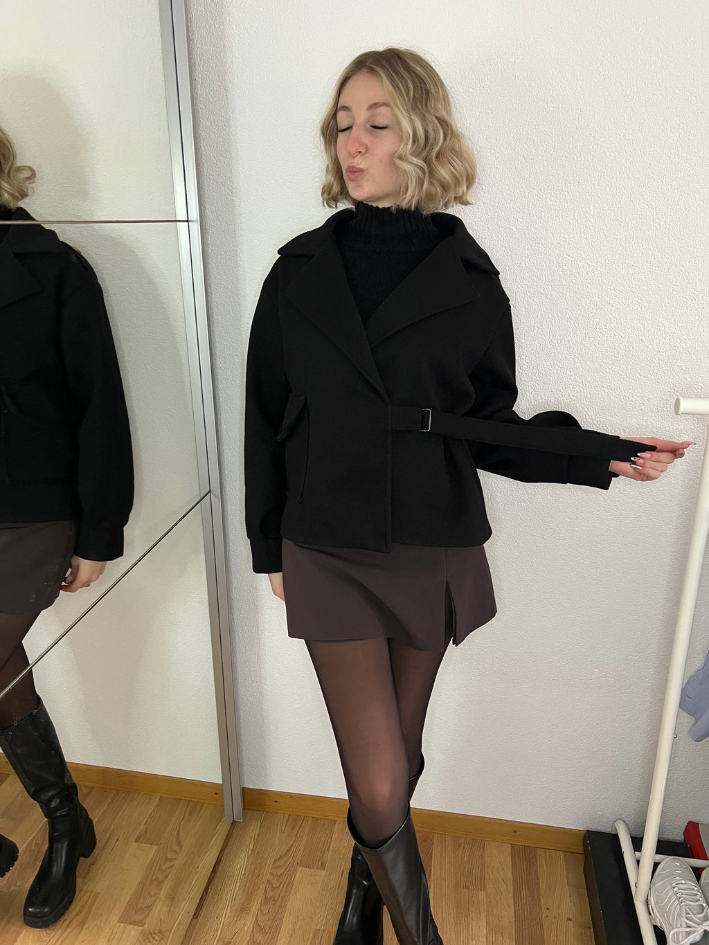 Manteau court à ceinture